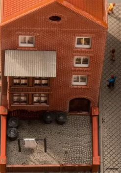 232335 Faller Altstadthaus Mit Zigarrenlade -Boetiek Speelgoedwinkel Voor Treinen FA232335 2